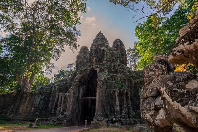 1-Day Amazing Angkor Wat Tour with Sunset & All Interesting Major Temples - Phnom Bakheng Sunset: The Best Finish, With a Realistic Crowds Plan