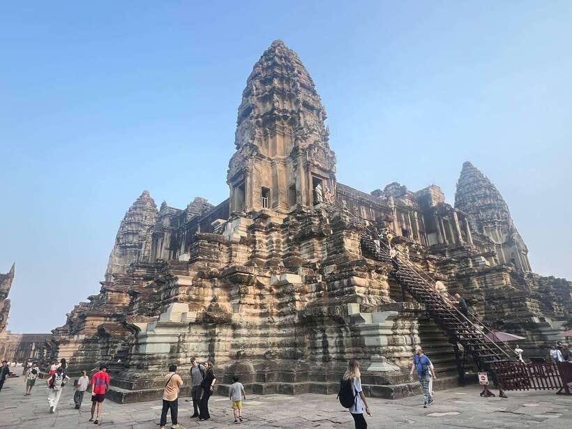 1-Day Angkor Wat Private Tour with Spanish Tour Guide. - Price and logistics: what $125 per group really buys you