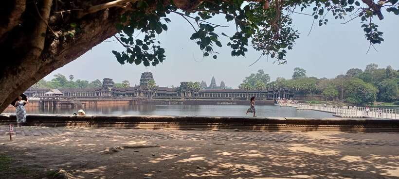 1-Day private Angkor Temple Tour from Siem Reap - The South Gate of Angkor Thom: where the tour shifts from awe to context