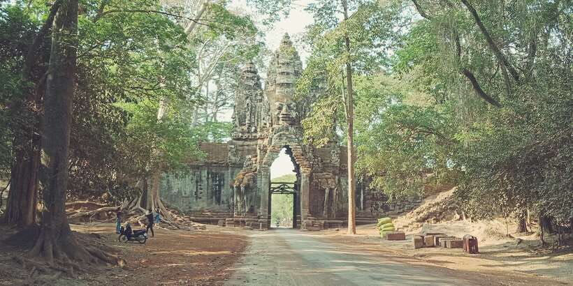 1-Day private Angkor Temple Tour from Siem Reap - Baphuon and Phimeanakas: the “temple mountain” feeling and the celestial form
