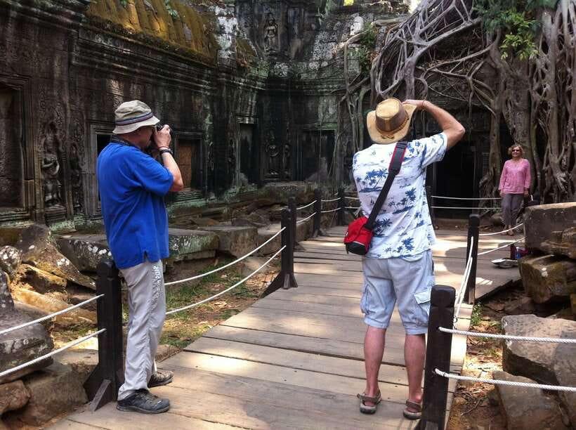 1-Day private Angkor Temple Tour from Siem Reap - Secret stop and off-the-path photos: the value of short breaks