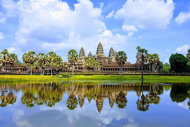 1 day special Tour: Angkor Wat,Bayon,Ta Prohm, Bantey srei and Beng Mealea - Pickup, mobile tickets, and how the day is set up