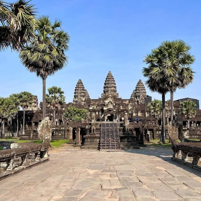 1-Day Trip to Angkor Wat with a Private or Shared Guide in Spanish - Key things that make this 1-day Angkor tour work