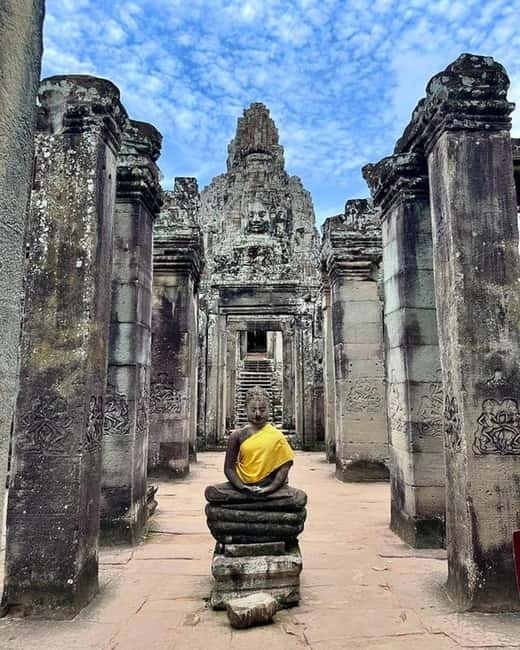 1-Day Trip to Angkor Wat with a Private or Shared Guide in Spanish - How a Spanish guide makes Angkor less confusing