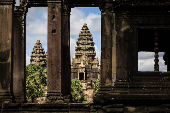 2-Day : Angkor Sunrise, Kompong Phluk Sunset & Banteay Srei Tour - Ta Prohm and Bayon: nature, faces, and big-scale carvings