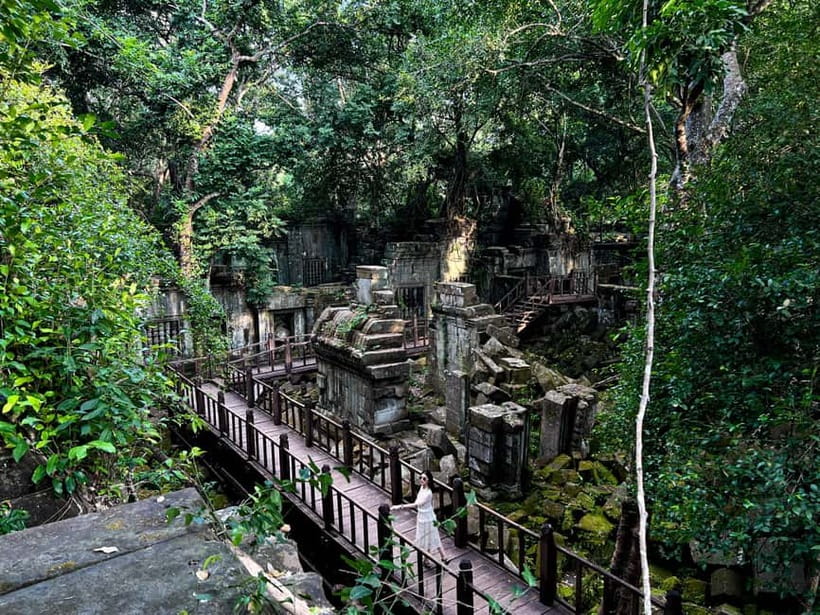 2-Day Angkor Wat, Kulen Mountain, Beng Mealea and Tonle Sap - Beng Mealea: 12th century stone swallowed by 300 years of growth