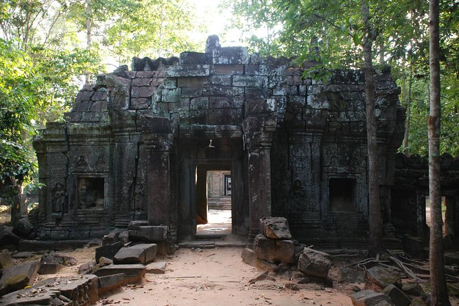 2-Day Angkor Wat & Tonle Sap Tour - Day 2 sunrise at Angkor Wat: the 5:00am move that pays off