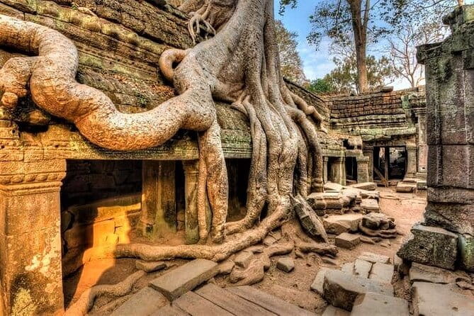 2 Day Cambodia Private Guided Tour in Angkor Temples - Angkor Wat and the Phnom Bakheng Sunset Payoff