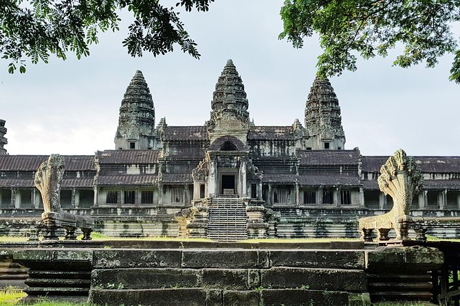 2 Day private tour: Small tour, Big tour, sunrise and sunset,floating village. - Tonle Sap Lake: floating village, flooded forest views, and market time