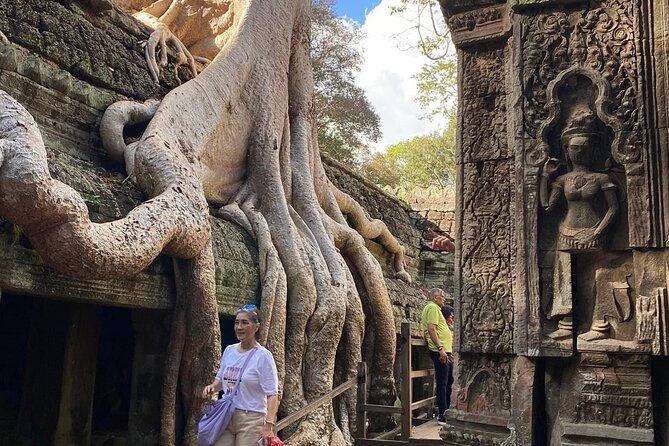2 Day Small Group Guided Tour Siem Reap Province - The guide matters, especially when the sky misbehaves
