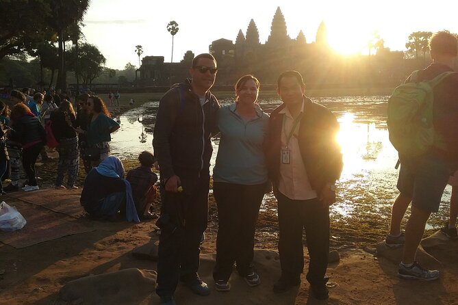 2-Day tour with sunrise - Sunrise over Angkor Wat: early start, calm plan, real payoff