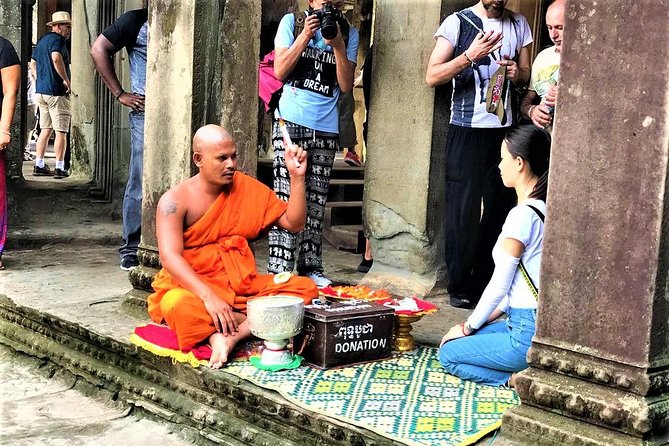 2 Days Exclusive Temple Highlights with Sunset and Sunrise Tour - Sunset Choices: Rice Fields for Private Tours, Bakheng Mountain for Small Groups