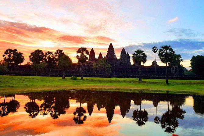 2-Days Private Tour in Angkor Sunrise, Banteay Srei and Beng Mealea Temple - Banteay Srei: the carving stop that rewards patience