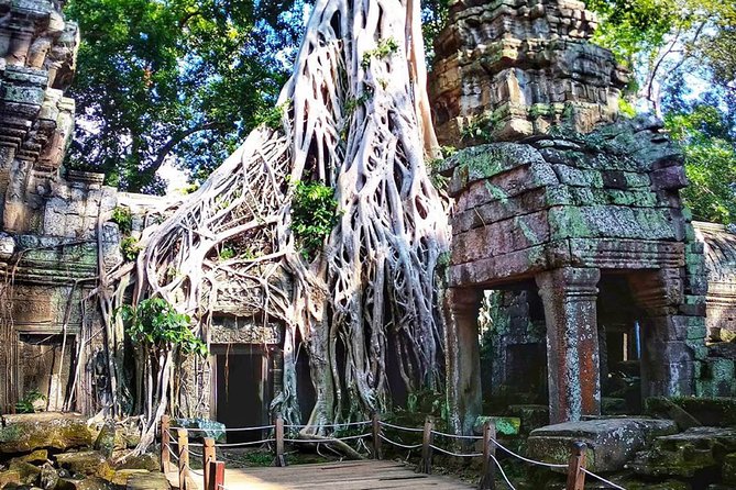 2-Days Tour (The Best Historical of Khmer Empire) - Psar Chaa Old Market and Artisans Angkor: A Real Day-Off-the-Temples Moment