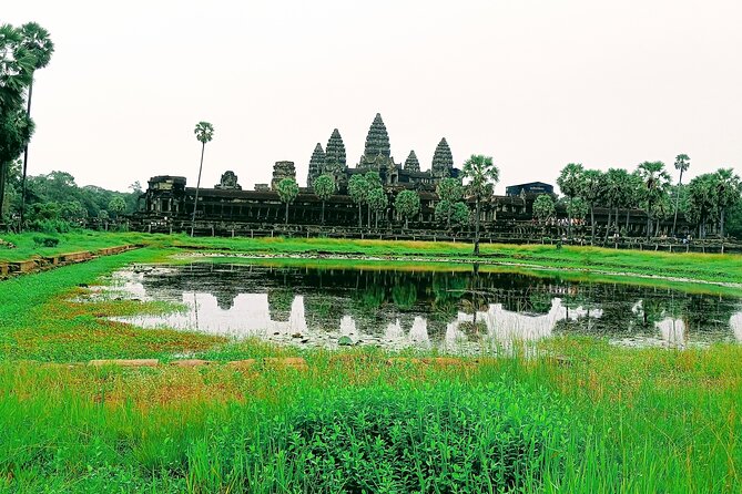 2 Days Tuk Tuk Private Tour of Angkor - Day one: the Small Tour with Ta Prohm, Ta Keo, and Bayon faces