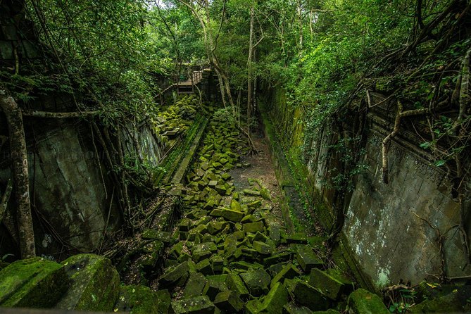 3-Day Angkor Wat with All Interesting Major Temples, Banteay Srei & Beng Mealea - Day 2: Preah Khan to Pre Rup, then Banteay Srei and the Banteay circuit
