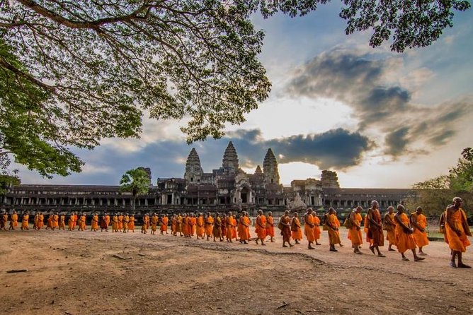 3-Day Angkor Wat with All Interesting Major Temples, Banteay Srei & Beng Mealea - What the guide does for you, beyond directions