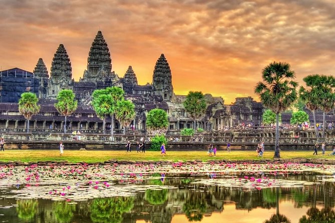 3-Day Tour(Unforgettable Angkor Temple Complex, Banteay Srei& Floating Village) - Day 2: Angkor Wat Sunrise and the Rolous Group’s Earlier Chapter