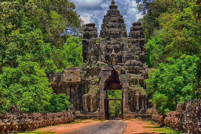 4-Day All Major Temples & Kulen mountain & Koh Ker & Beng Mealea - Day 3: Angkor Wat sunrise, Preah Khan, Neak Pean, and Rolous Group
