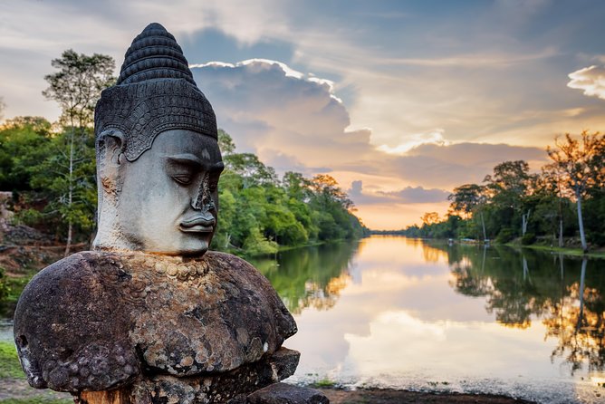 7-must See Temples in Angkor Park (Private Guided Tour) - Neak Pean and Bayon: where the circuit starts to feel magical