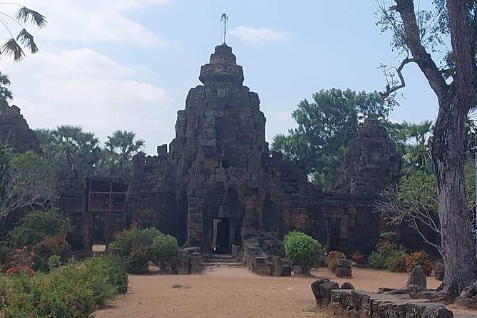 A Day Trip To Phnom Chisor - Tonle Batti From Phnom Penh - Stop 2: Tonle Bati, a small lake temple with Bayon-style connections