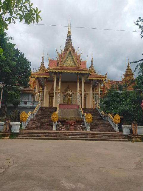 A Day TukTuk Handicrafts Bambootrain Killing&BatCaves,Sunset - Phnom Sampou killing cave, big-hill viewpoints, and monkeys