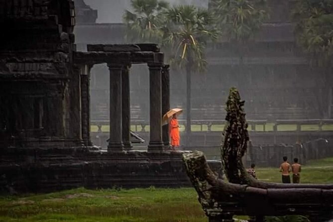 Angkor Full Day Tour All The Main Temples - Srah Srang lunch break, a practical reset before Angkor Wat