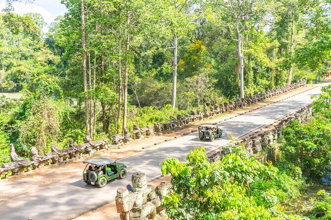 Angkor Jeep Tour Discovery - Inclusive Lunch - Lunch at Srah Srang: the break that keeps the whole day enjoyable