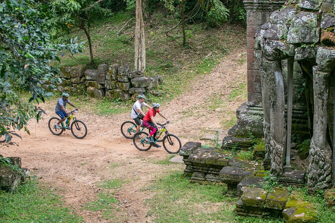 Angkor Sunrise Bike Tour / E-Bike or Tuk Tuk - What to pack and how to ride smart in Cambodia heat