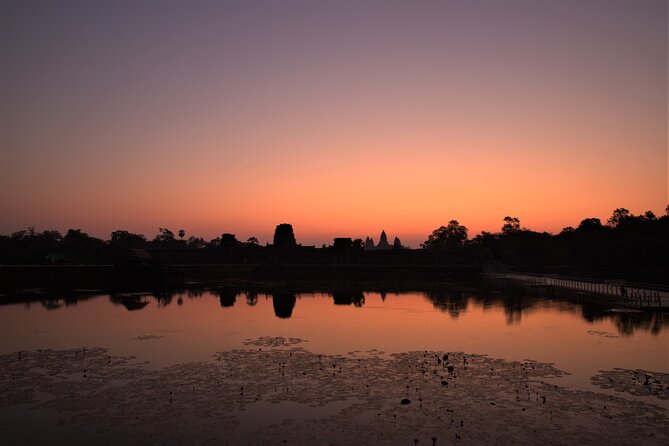 Angkor Sunrise Expedition Cycling Through Serene Backroads - Guide energy: why Chayy-style biking coaching changes the day