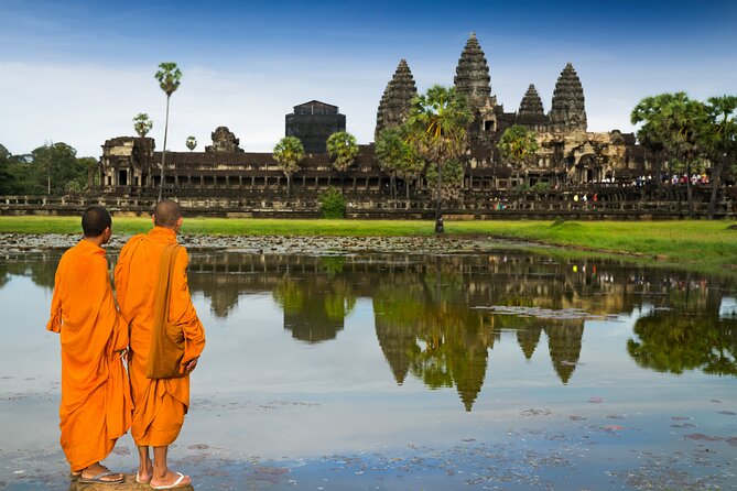 Angkor Sunrise Small Group Tour Inclusive Breakfast and lunch - Srah Srang breakfast: the smart recharge between temples