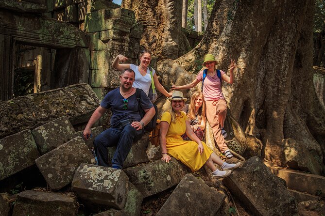 Angkor Sunrise Small Group Tour Inclusive Breakfast and lunch - Food, water, and handling dietary needs