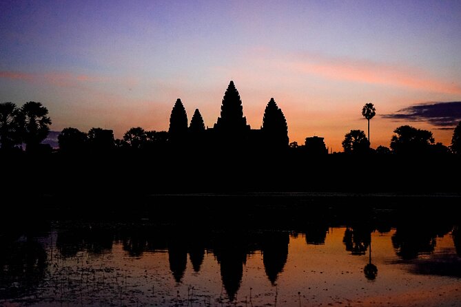 Angkor Sunrise Vespa Tour / Tuk Tuk or Car - Angkor Wat in the morning: what the guide helps you notice