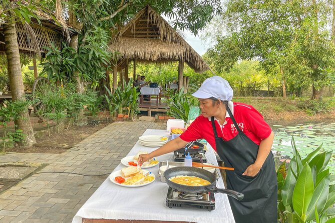 Angkor Sunrise Vespa Tour / Tuk Tuk or Car - Srah Srang and breakfast: the calm break that keeps the day from burning out