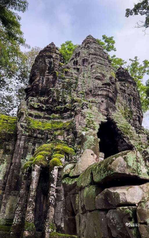 Angkor Wat 2-Day complex Sun rise & Sun set with Guided Tour - Angkor Thom details that are easier with a guide