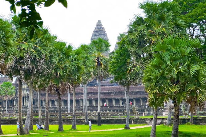 Angkor Wat 2 Days and a Half Temples & Tonle Sap-Small Group Tour - Day 3: Kampong Phluk and real Tonle Sap life by boat