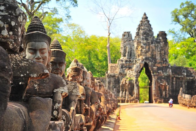 Angkor wat and Small group temples Full day tours - A small-group Angkor day that stays human