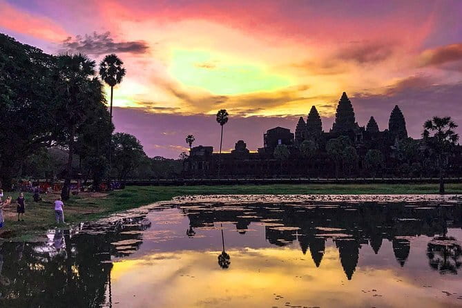 Angkor Wat & Banteay Srei 1-Day Tour - 5:00 am Angkor Wat sunrise and why this start time works