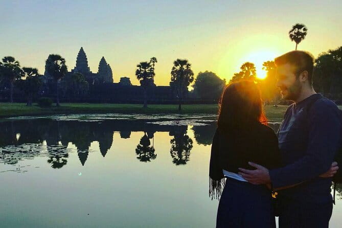 Angkor Wat & Banteay Srei 1-Day Tour - Angkor Thom: Victory Gate, Bayon faces, and the Terrace stops