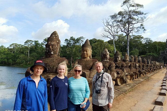 Angkor Wat & Banteay Srey Tour - How to get the best experience out of the guide and the AC comfort
