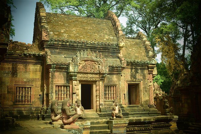 Angkor Wat & Banteay Srey Tour - Entering Angkor Wat: 65 meters of scale and 3 hours to see it properly
