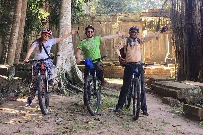 Angkor Wat Cycling Tour - 7:30 am hotel pickup, mountain bikes, and a 6 to 8 hour day that works