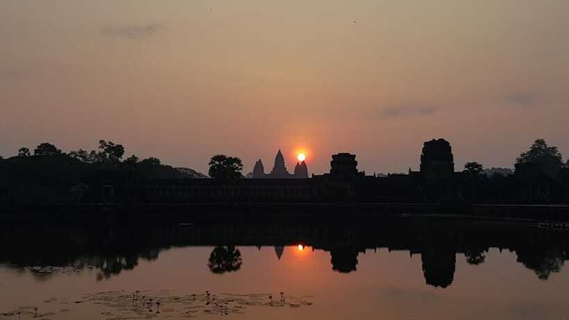 Angkor Wat Full-Day Private Tour with Sunset - Angkor Wat at 1:30 PM: The Main Event