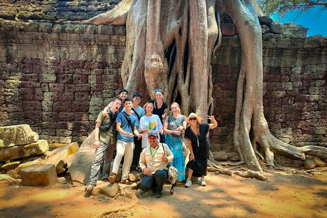 Angkor Wat full Day 'Small Group with sunset & Tour Guide - Angkor Thom and South Gate: the gods and demons look