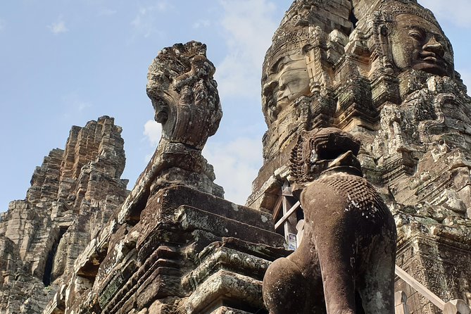 Angkor Wat Full Day Tour in Siem Reap Small-Group - Your guide, your day: English explanations and photo help