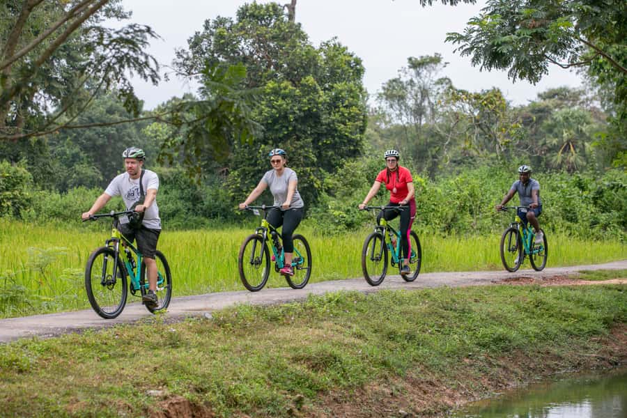 Angkor Wat: Guided Sunrise Bike Tour w/ Breakfast and Lunch - Should you book this Angkor Wat sunrise bike tour?