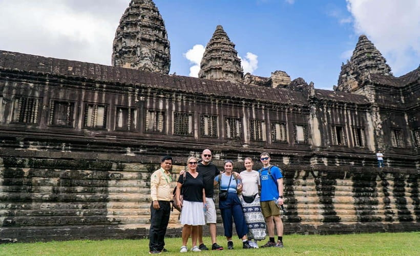 Angkor Wat: Guided Vespa Tour / Tuk Tuk or Car - Lunch at a local stop, plus a chance to ask questions