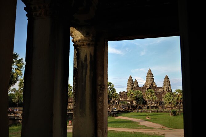 Angkor Wat Highlights and Sunrise Guided Tour from Siem Reap - Ta Prohm: the jungle temple experience, plus time for photos
