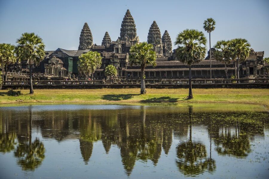 Angkor Wat in a vintage Jeep with driver - jeep rental - Angkor Wat by jeep: what to focus on first