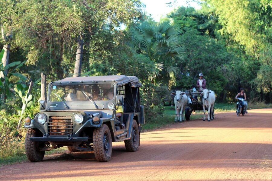 Angkor Wat in a vintage Jeep with driver - jeep rental - Driver quality: English, stories, humor, and where it fits